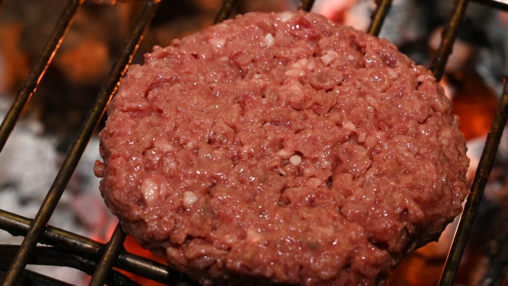 Waarom barbecue-burgers en biefstuk voorlopig duur blijven
