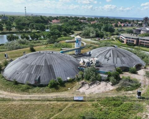 Ameland legt dwangsom op wegens vandalisme bij verlaten zwembad