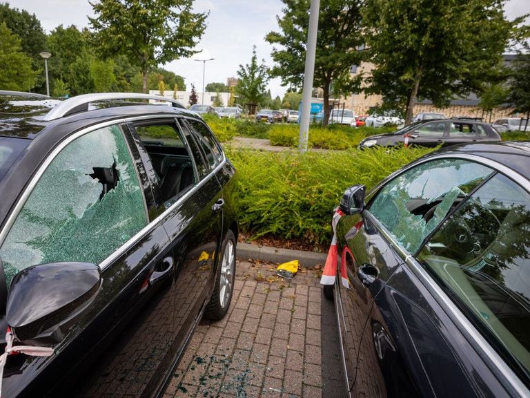 Autoruiten vernield in verschillende delen van Vlaardingen