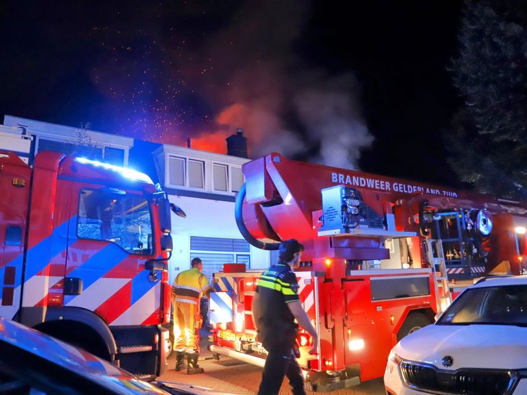 Dode bij brand in woning in Tiel