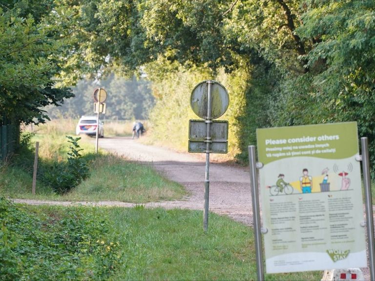 Dode man gevonden in bos bij Maasbree, meerdere mensen aangehouden