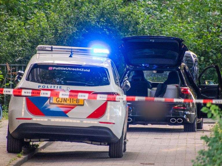 Flat in Utrecht ontruimd vanwege auto met vermoedelijke gevaarlijke stoffen