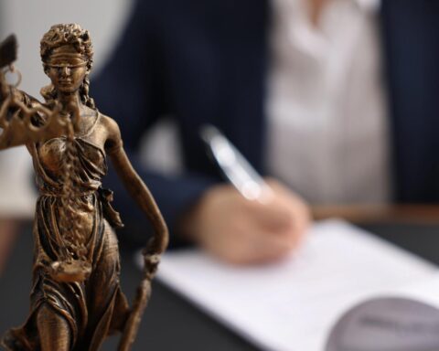 Juridische hulp te duur voor armen en middenklasse, waarschuwen organisaties