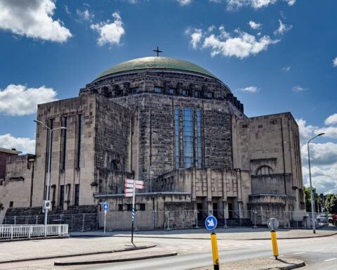 Koepelkerk in Maastricht gesloten vanwege vallende gevelstenen
