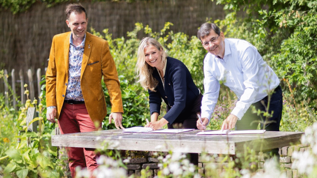 Kruisbestuiving tussen Dunavast en lokale bijenhouders