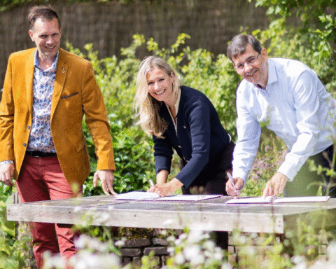 Kruisbestuiving tussen Dunavast en lokale bijenhouders