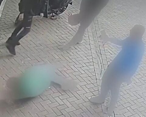 Man van 30 met Feyenoordshirt in Amsterdam ernstig mishandeld