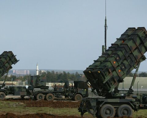 Nederland belooft aanzienlijke bijdrage aan Patriot-systemen voor Oekraïne