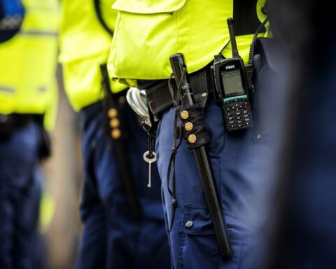 NS vraagt ministerie om toestemming voor proef met wapenstok