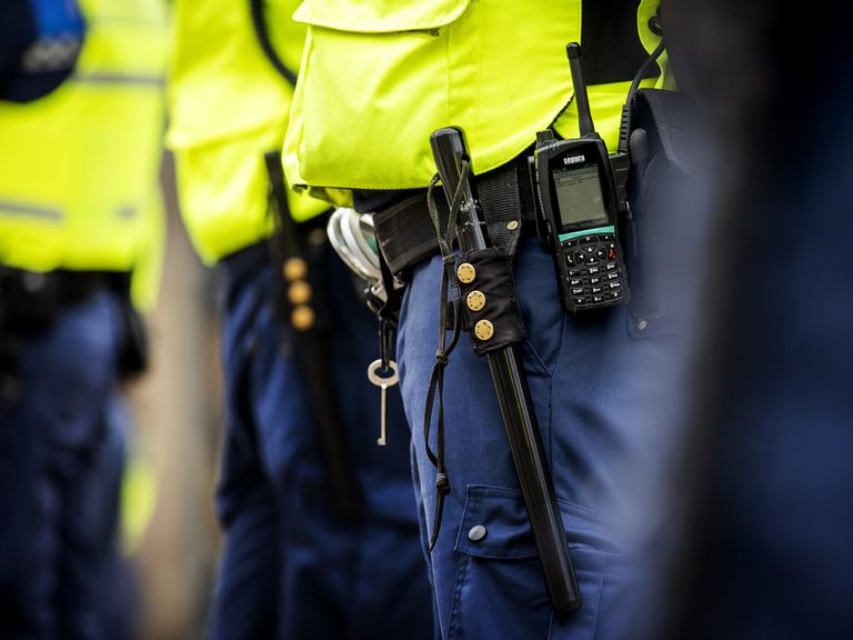 NS vraagt ministerie om toestemming voor proef met wapenstok