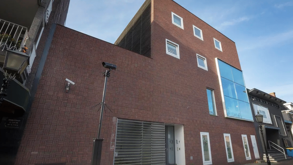 Voormalig justitiekantoor in Assen te koop aangeboden