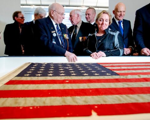 Amerikaanse ambassadeur in Litouwen verzekert continuïteit veiligheid