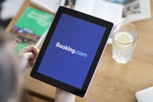 Booking.com onder vuur om klantgerichte aanpak