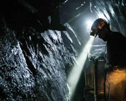 Russische kolenindustrie lijdt recordverlies in eerste helft 2025