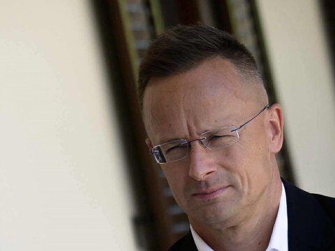 Szijjártó dreigt met stopzetting van elektriciteitsleveringen aan Oekraïne