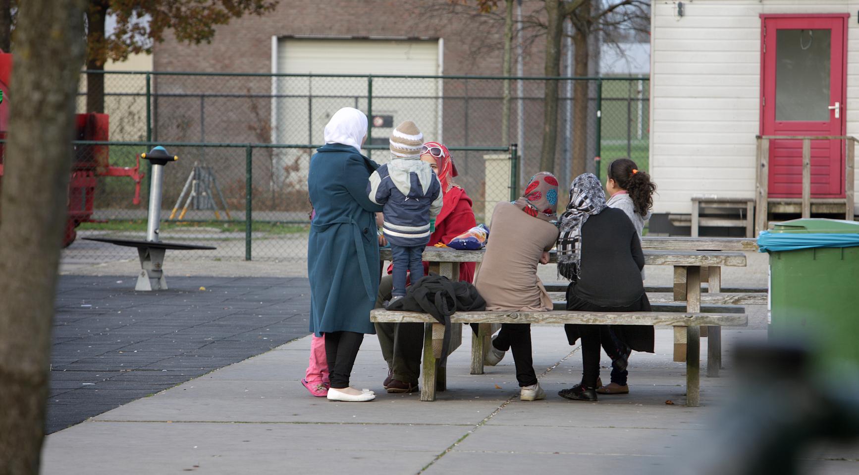 Asielzoekerscentrum in Ter Apel dreigt zijn wettelijke capaciteit te overschrijden, mogelijk boetes