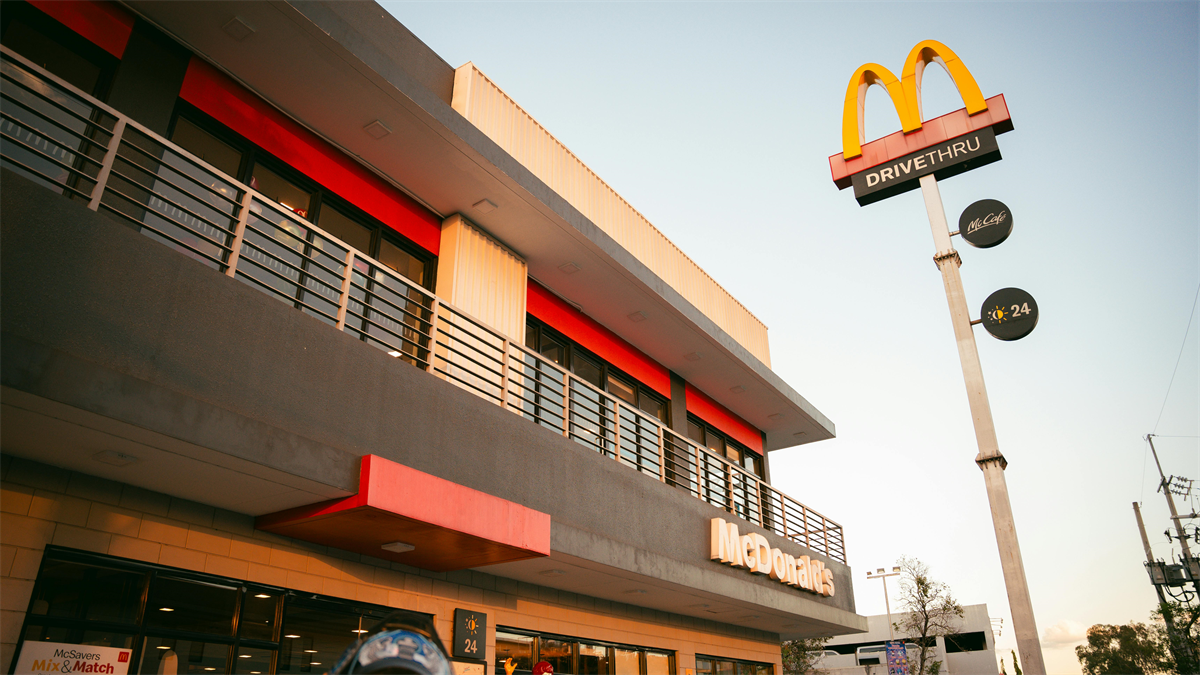 Bezwaren tegen McDonald's vestiging in Almeerse wijk Oosterwold krijgen voorlopig gehoor