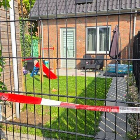 Buren vonden gedode vrouw in Veldhoven terwijl politie dinsdag voor de deur stond