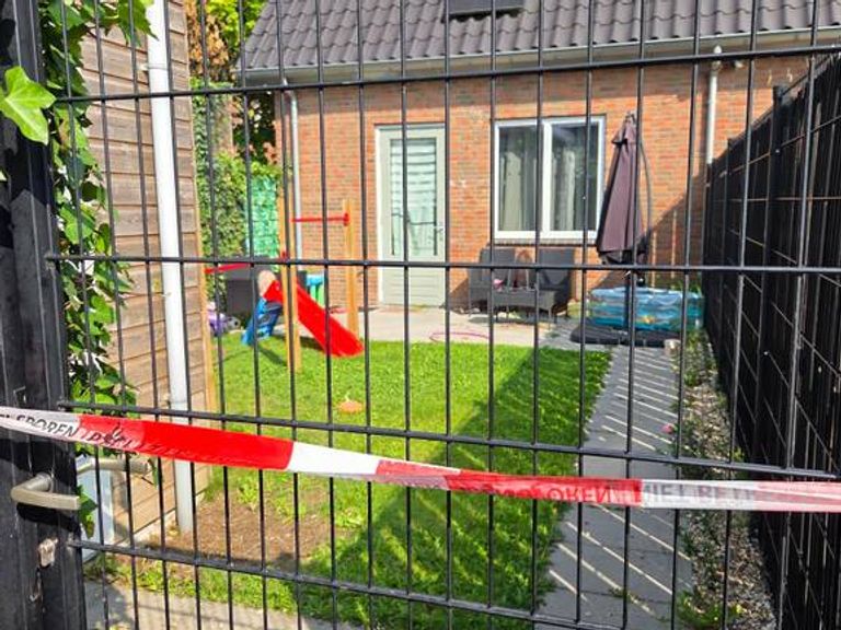 Buren vonden gedode vrouw in Veldhoven terwijl politie dinsdag voor de deur stond
