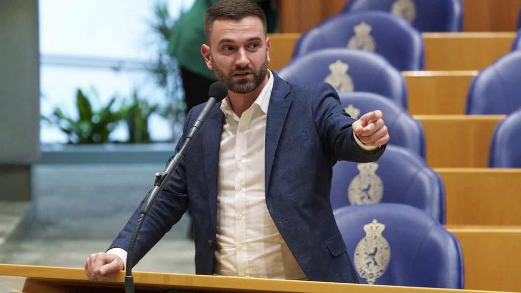 Denk-lijsttrekker Van Baarle vertrekt na intern conflict, fractie vraagt om zijn aanblijven