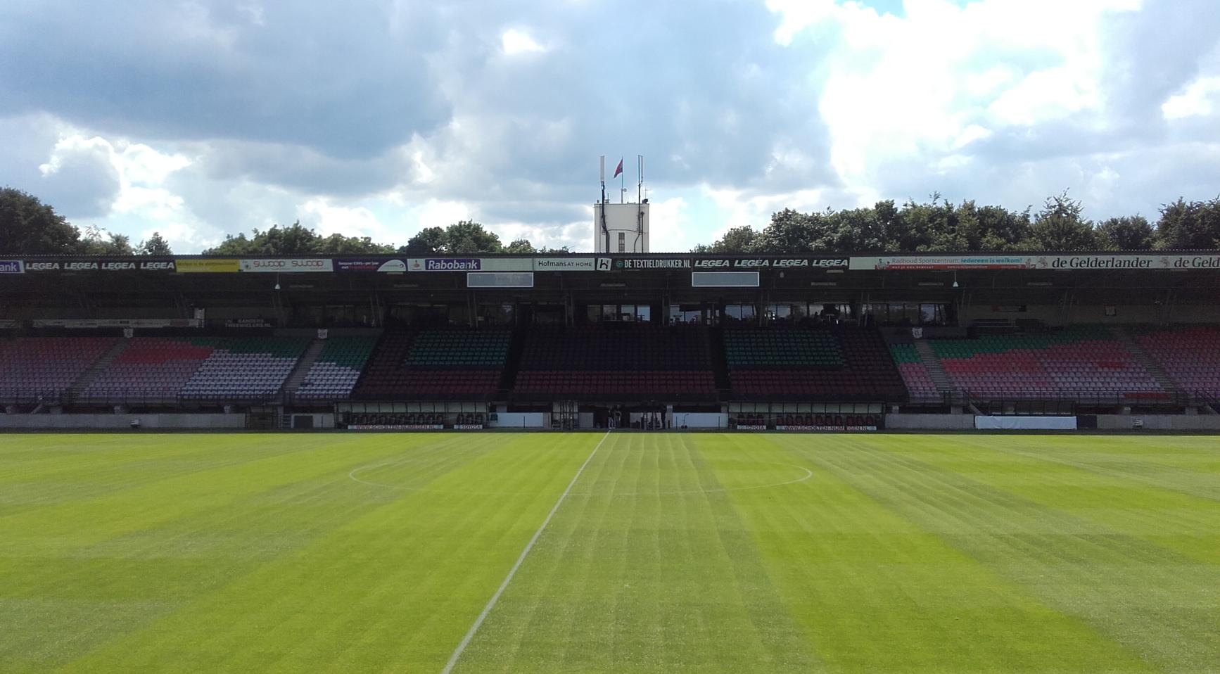Diefstal van €15.000 aan merchandise uit stadionwinkel NEC in Nijmegen