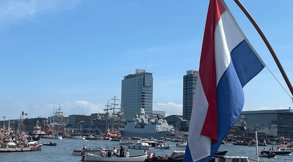 drukke maar ontspannen sfeer kenmerkt vierde dag van SAIL Amsterdam
