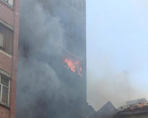 Explosie en brand in appartementencomplex Eindhoven verwonden twee mensen, oorzaak onduidelijk