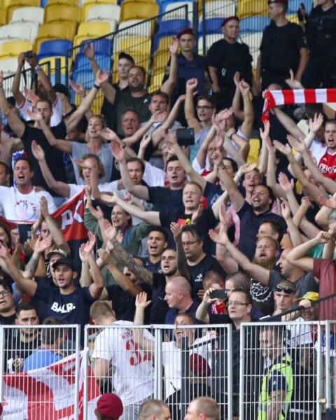 Fansvereniging presenteert plan voor gemengde publieksgroepen bij Nederlandse voetbalwedstrijden