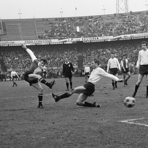 Feyenoord-legende Ove Kindvall, held van de finale van de Europese beker in 1970, overleden op 82-jarige leeftijd