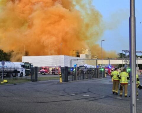 Geen zorgwekkende stoffen gevonden in bodem en water na explosie bij FrieslandCampina Borculo