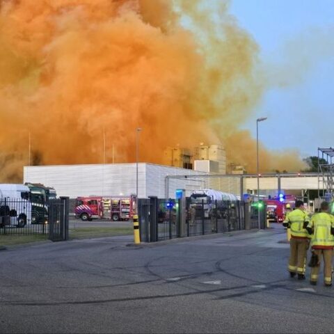 Geen zorgwekkende stoffen gevonden in bodem en water na explosie bij FrieslandCampina Borculo