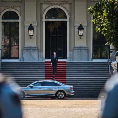 Gesprekken met koning over ontstaan complexe situatie