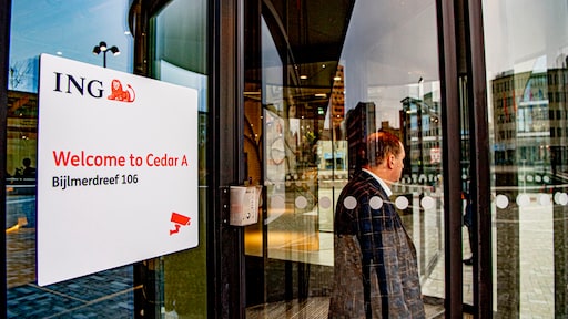 ING moet ontslagen bankier €500.000 betalen