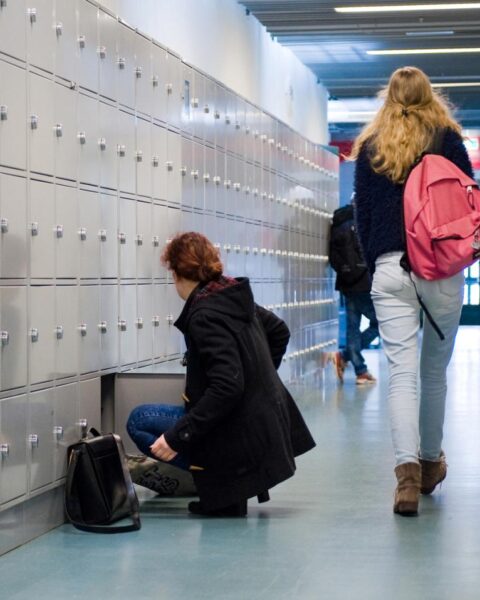 Jongeren onder druk door prestatiedruk op school en in hun studies