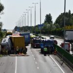 Lange files na ernstige ongelukken op snelwegen in Limburg en Brabant