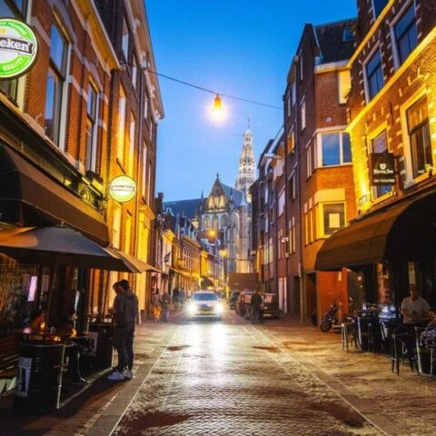 Man (30) ernstig verwond in Haarlem, vermoedelijk als gevolg van geaardheid