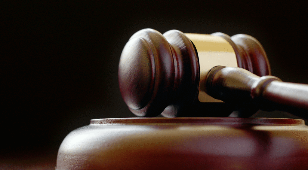 Man (86) uit Oud-Alblas krijgt 18 maanden celstraf voor poging tot wurging van zijn vrouw (84)