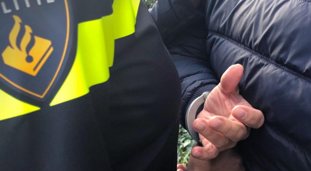 Man aangehouden tijdens stille mars in Rotterdam ter ere van slachtoffers van femicide