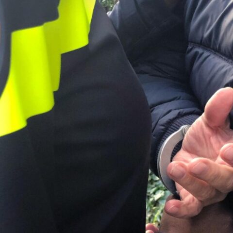 Man aangehouden tijdens stille mars in Rotterdam ter ere van slachtoffers van femicide