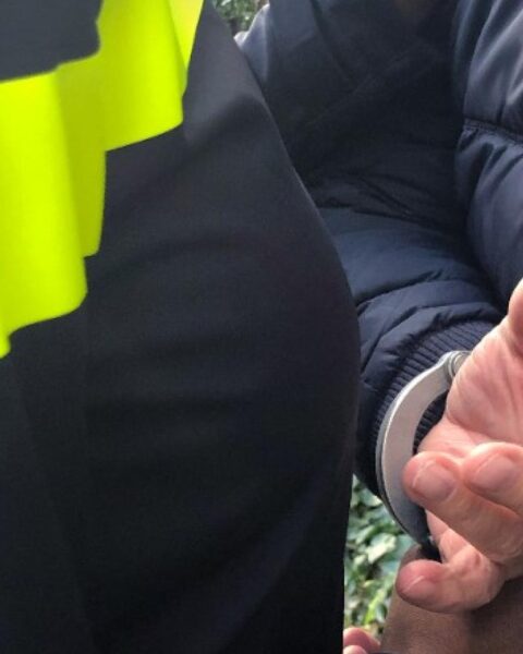 Man aangehouden tijdens stille mars in Rotterdam ter ere van slachtoffers van femicide