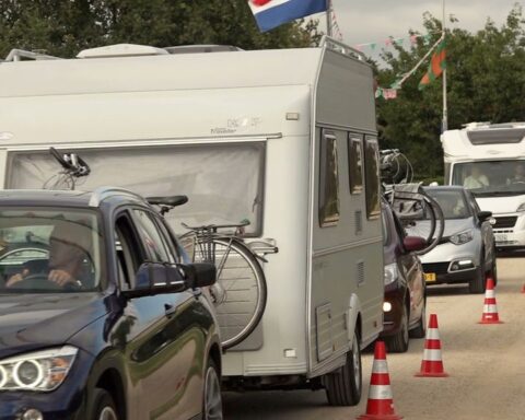 Man vindt twee slapende jongens in zijn caravan in Roosendaal