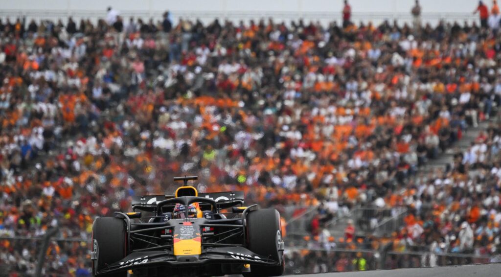 Max Verstappen eindigt als tweede in de Nederlandse Grand Prix na late uitvalbeurt van Lando Norris