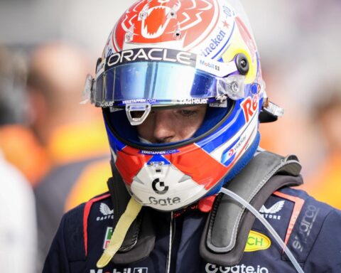 Max Verstappen heeft het moeilijk en eindigt als negende in Hongarije