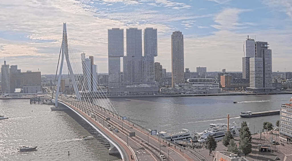 Nederland geniet van verkoeling terwijl het weer bewolkt raakt