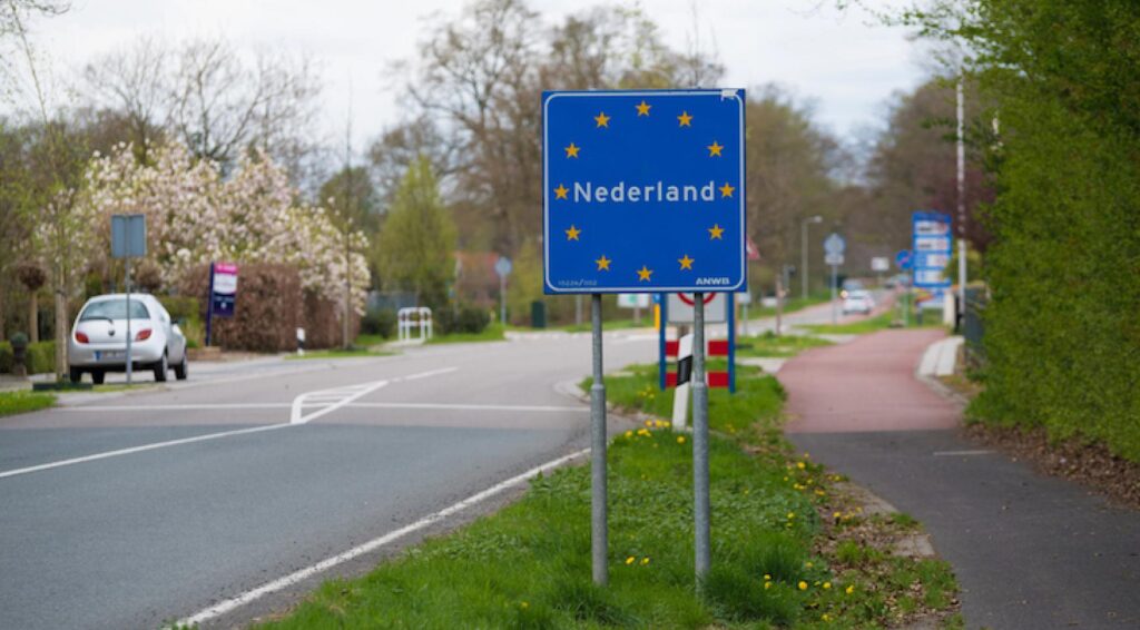 Nederlander uitgeleverd uit Duitsland na ontdekking van lichaam in verbrandde auto