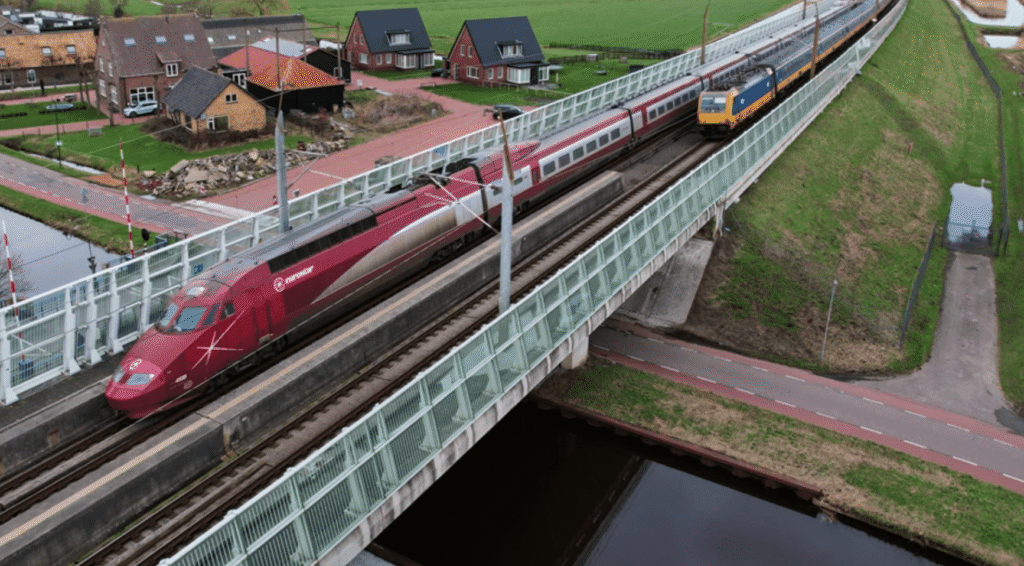 Nederlandse regering aanklaagt aannemer om problemen met treinverbinding tussen Rotterdam en Schiphol