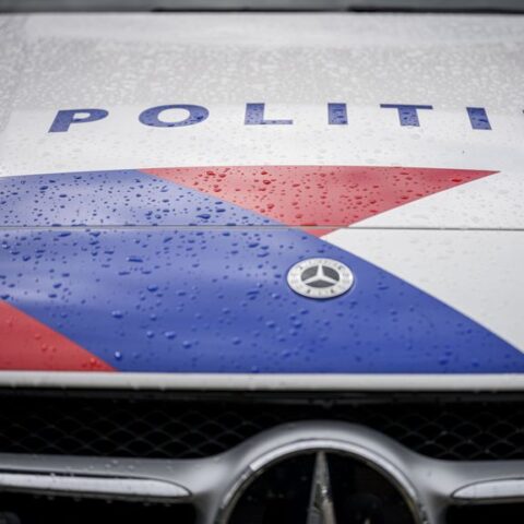 Negentienjarige vrouw ernstig gewond na aanrijding in Nieuwveen, 22-jarige bestuurder aangehouden