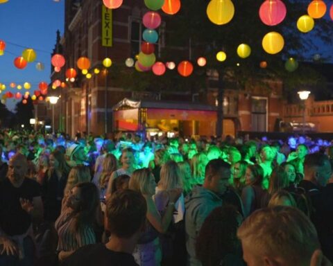 Nepambulance ontdekt tijdens Sneekweek; bestuurder was voorgaande nepagent