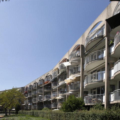 NLV verduurzamt 103 sociale huurappartementen in Zoetermeer met hybride warmtepompen en zonnepanelen