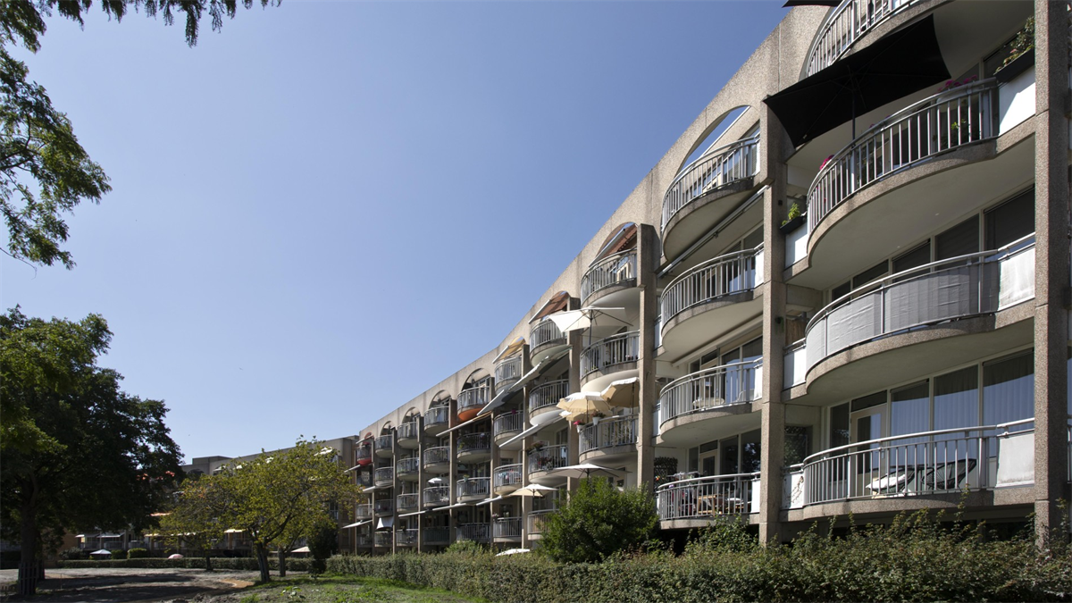 NLV verduurzamt 103 sociale huurappartementen in Zoetermeer met hybride warmtepompen en zonnepanelen